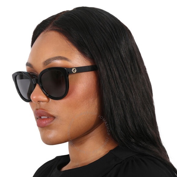 GUCCI- Black Sunglasses (authentic)